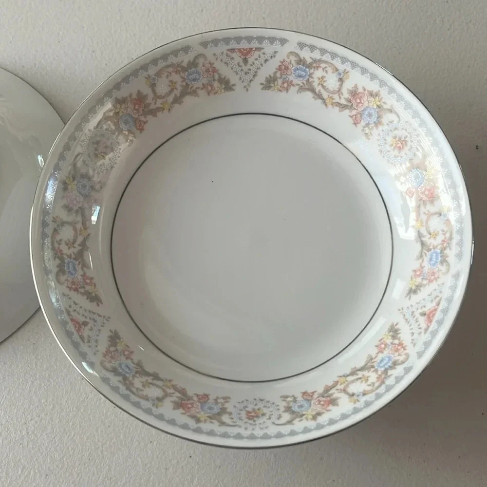 One pc VINTAGE SILVERIE SOUP BOWL
